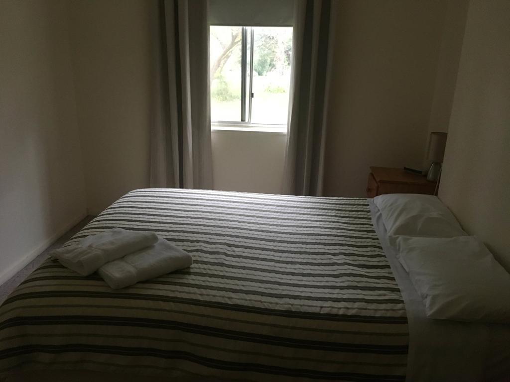 Ovensview On Riverside Bright Bagian luar foto