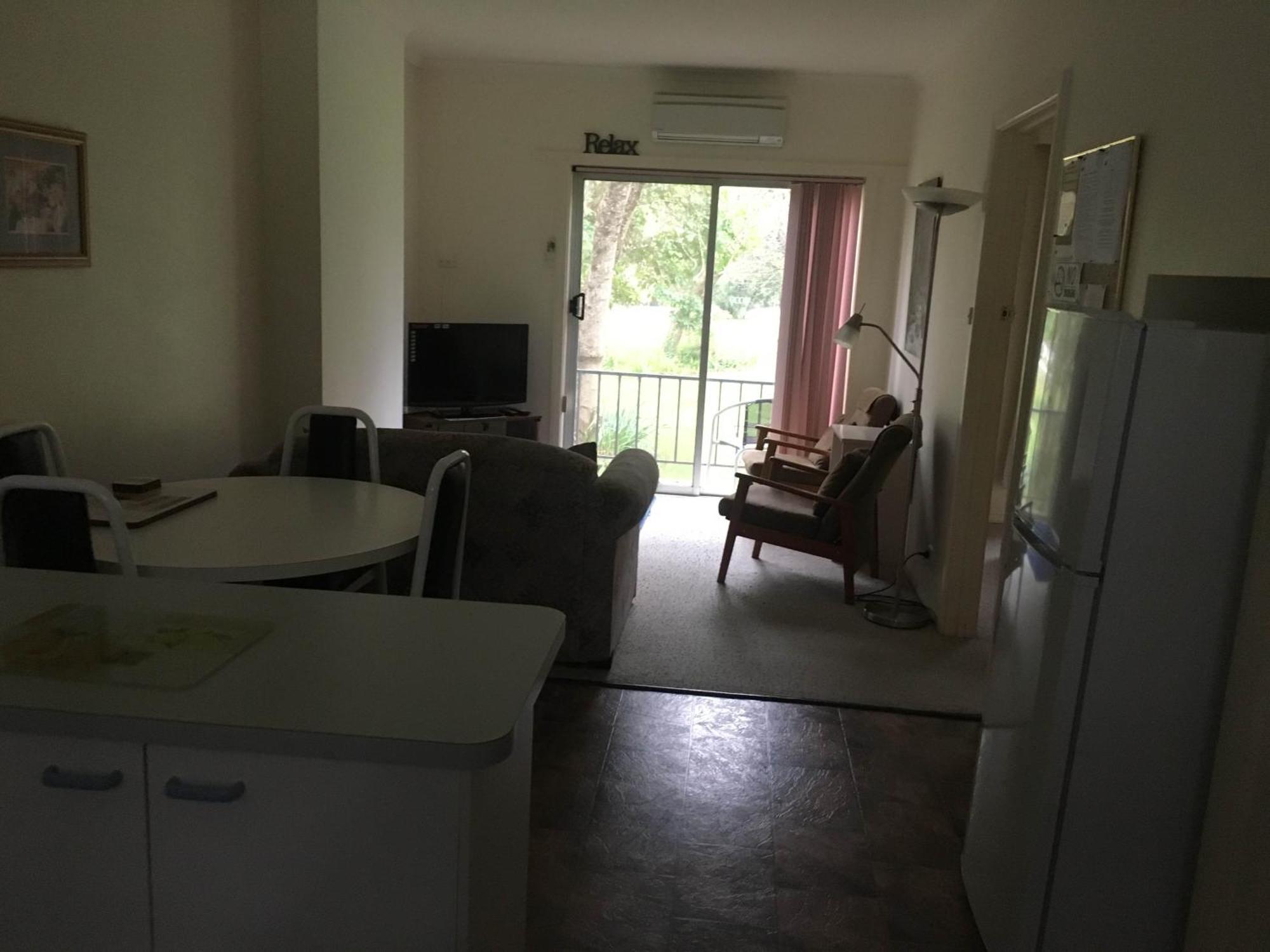 Ovensview On Riverside Bright Bagian luar foto