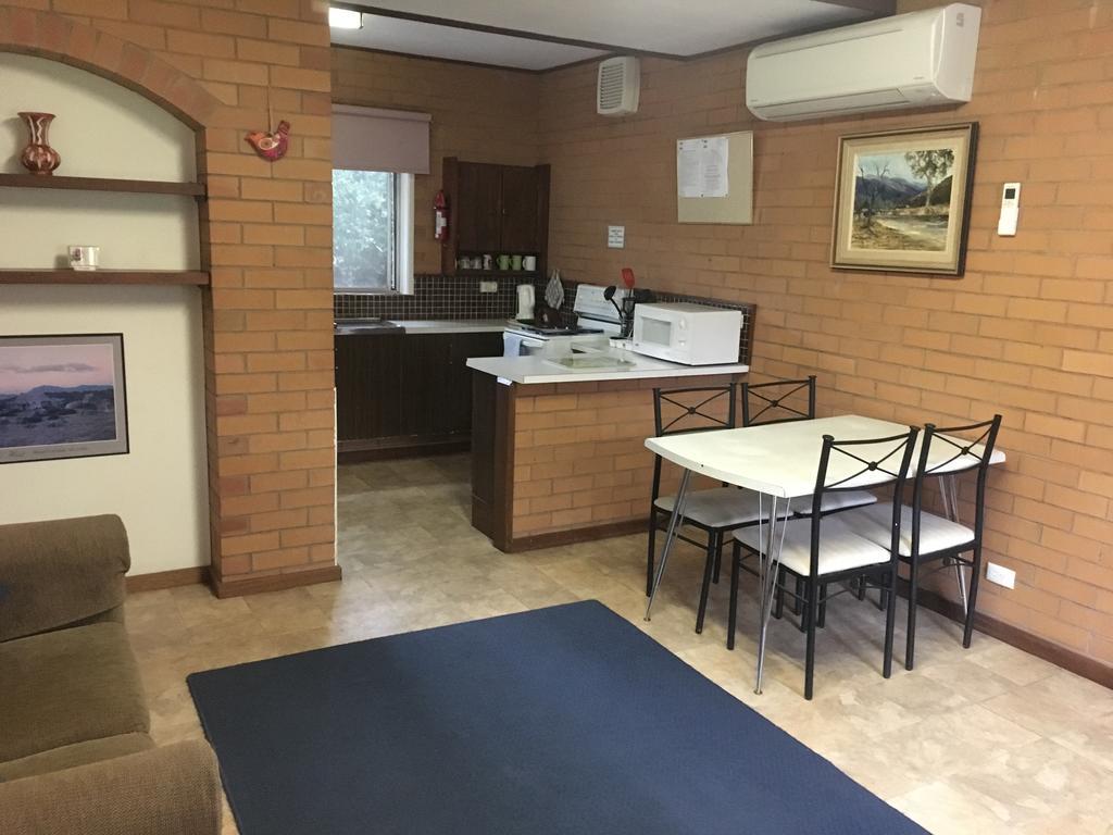 Ovensview On Riverside Bright Bagian luar foto