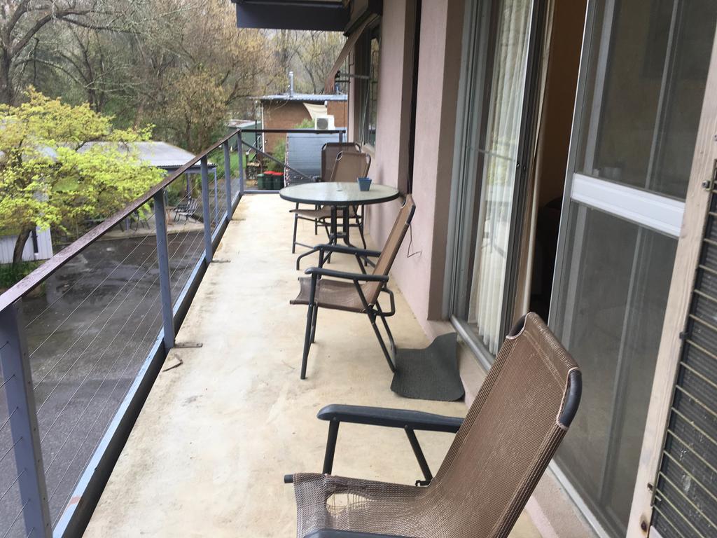 Ovensview On Riverside Bright Bagian luar foto