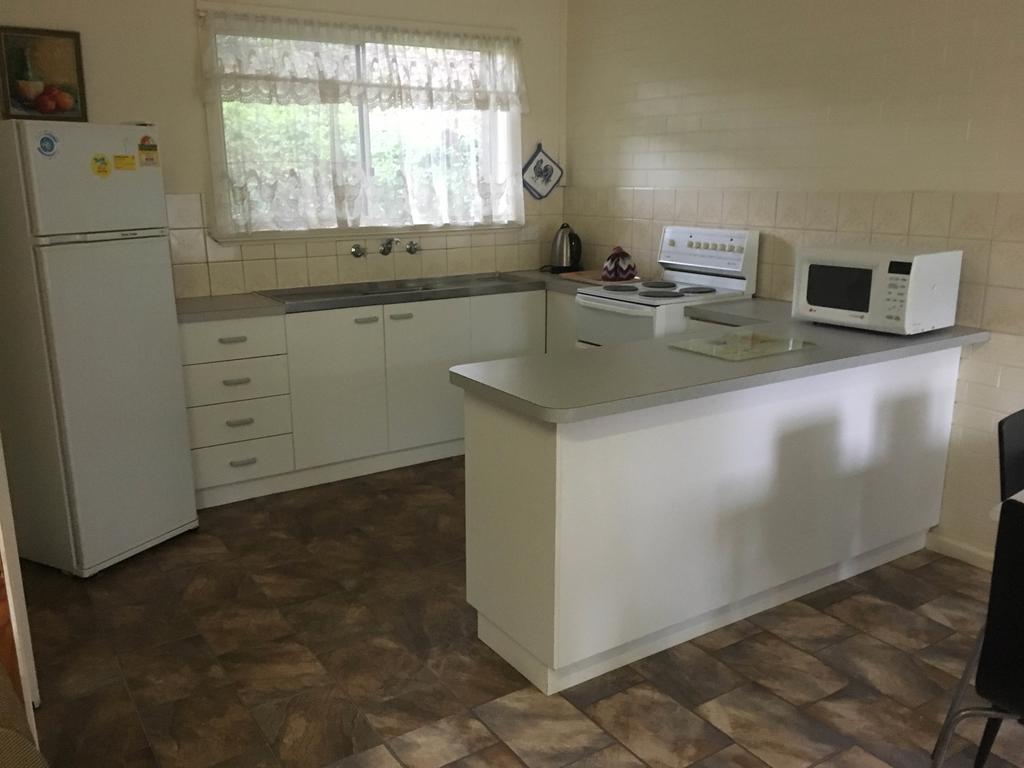 Ovensview On Riverside Bright Bagian luar foto