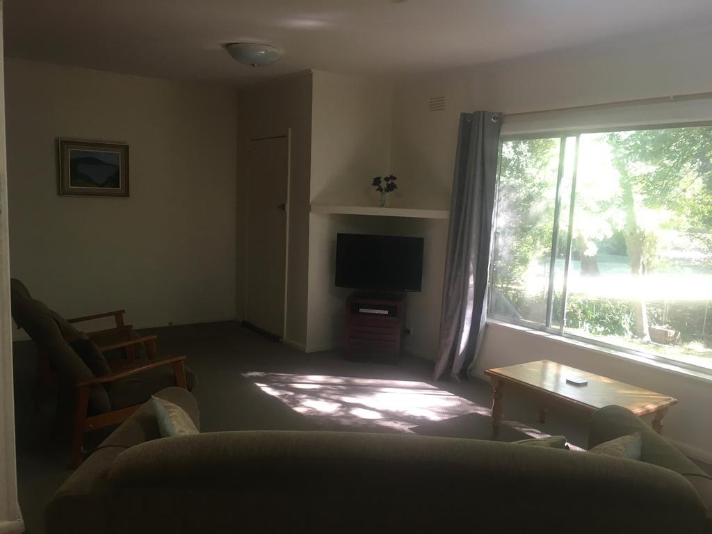 Ovensview On Riverside Bright Bagian luar foto